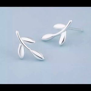 Leaf earrings